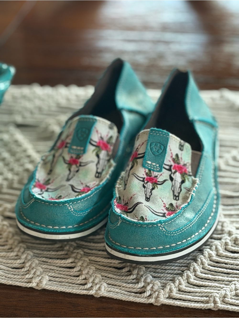 NWOT Ariat Turquoise Floral Longhorn Slip-On Moccasins